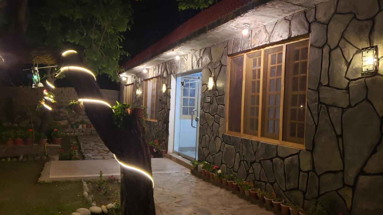 Sehrish Guest House Skardu Exteriör bild