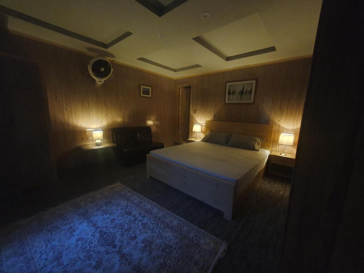 Sehrish Guest House Skardu Exteriör bild
